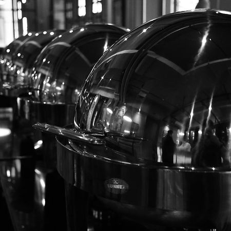 Maple Hotel Grogol Jakarta Buitenkant foto